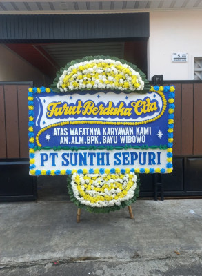 Papan Bunga Duka di Medang Kampai