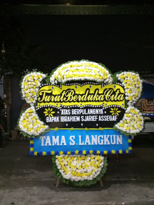 Papan Bunga Duka di Medang Kampai